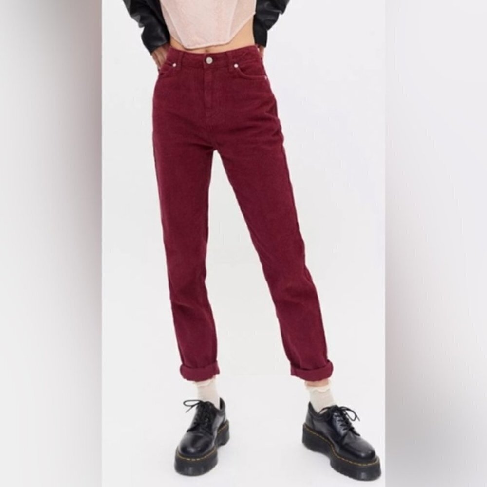 Urban Outfitters BDG High Rise Mom Jean‎ Corduroy 28